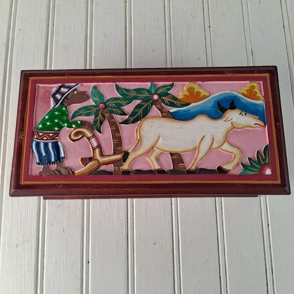 Hand Carved & Painted Wooden Trinket / Keepsake Box - Picture 3 of 10